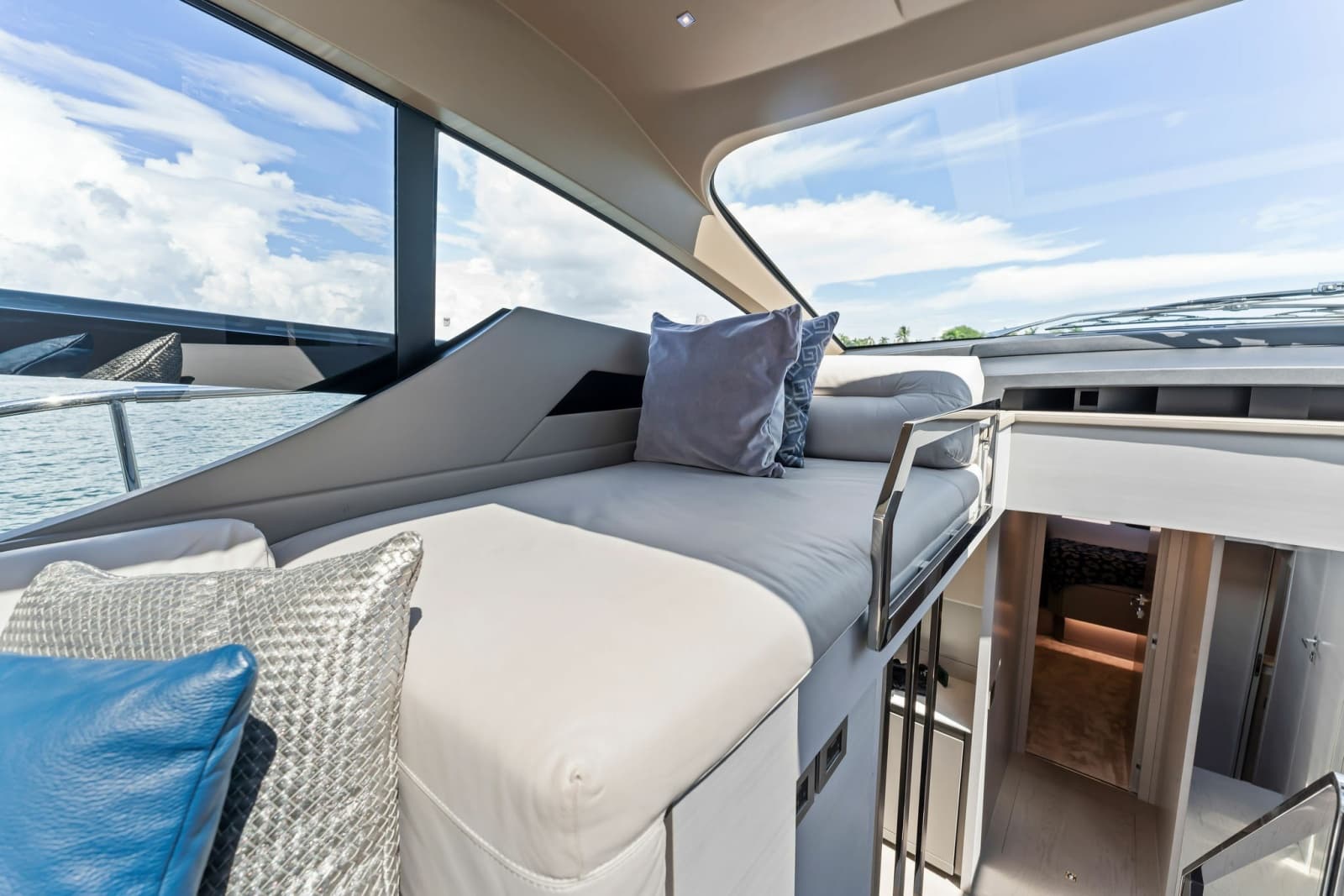 2022 Pershing 7X - Photo 33