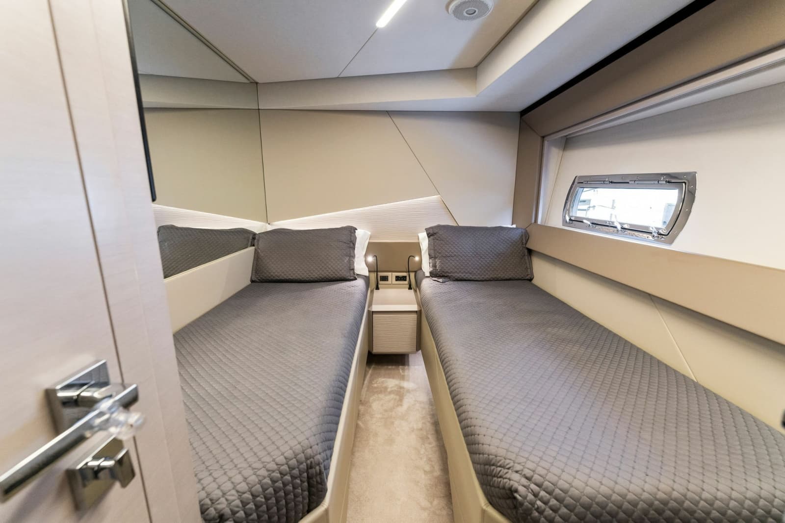 2022 Pershing 7X - Photo 56