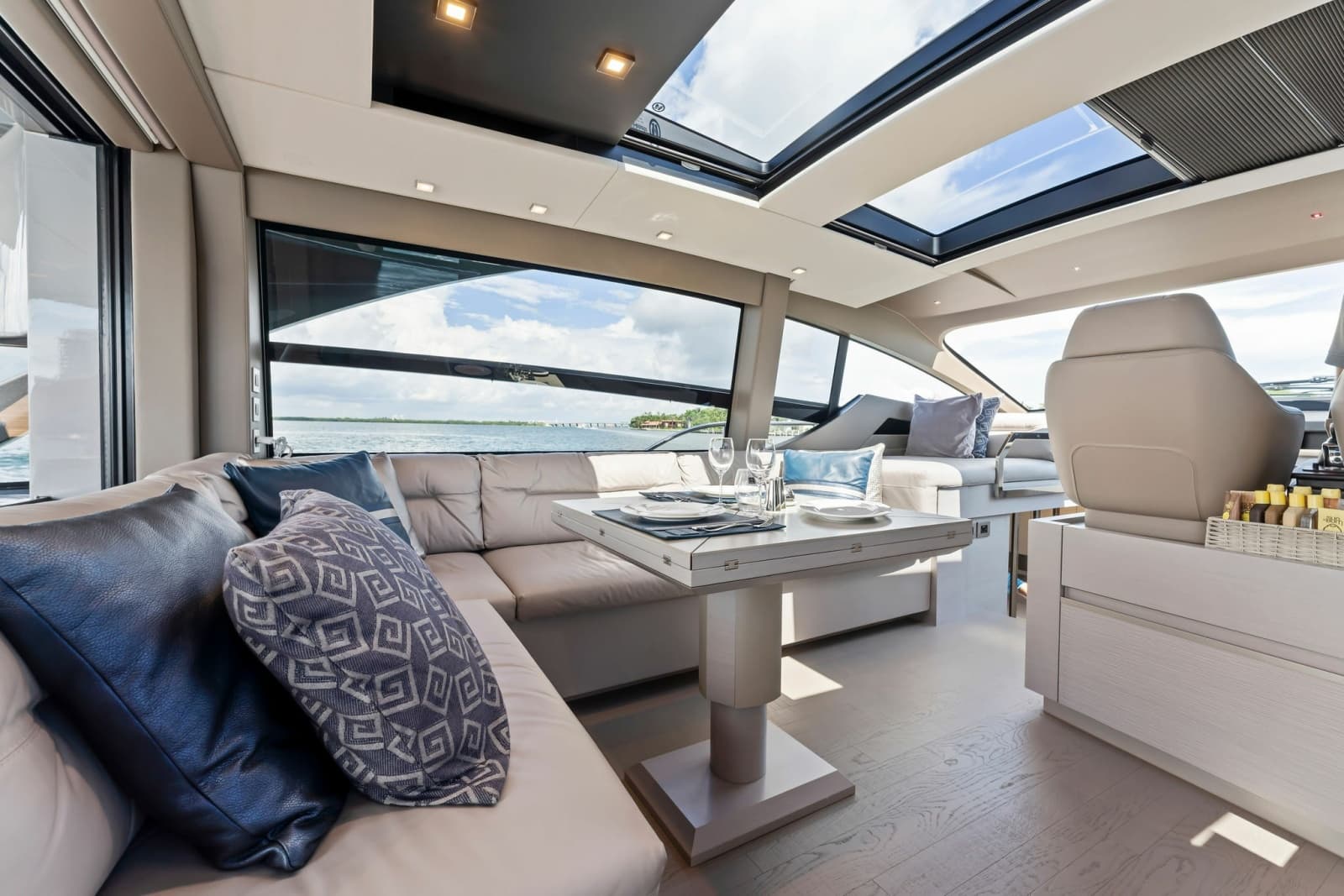 2022 Pershing 7X - Photo 28
