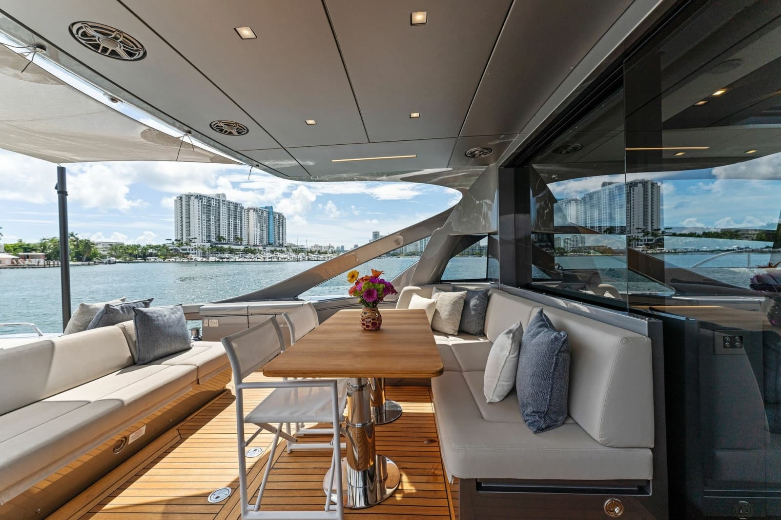 2022 Pershing 7X - Photo 16