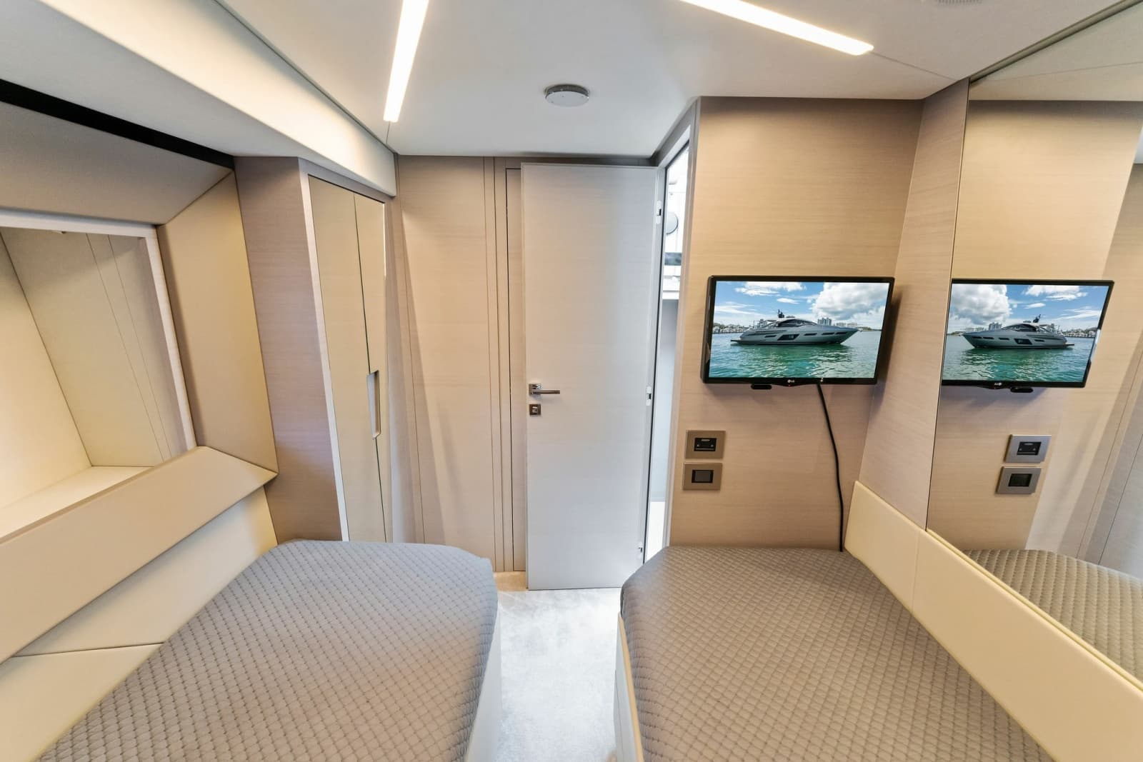 2022 Pershing 7X - Photo 57
