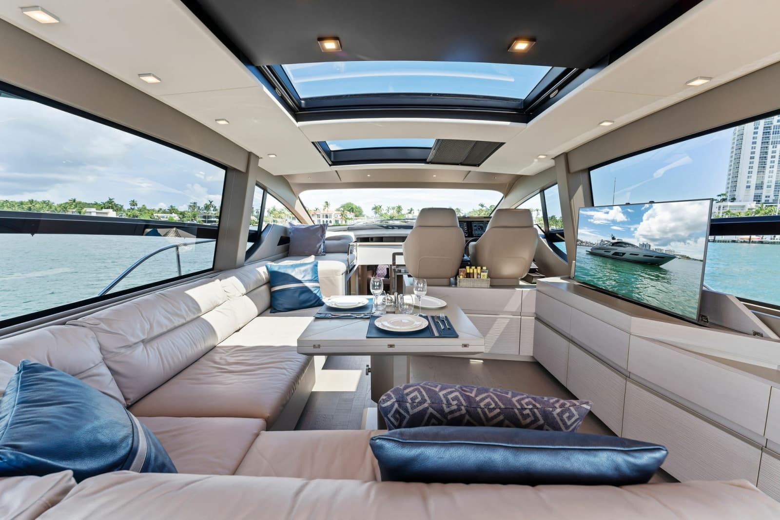 2022 Pershing 7X - Photo 25