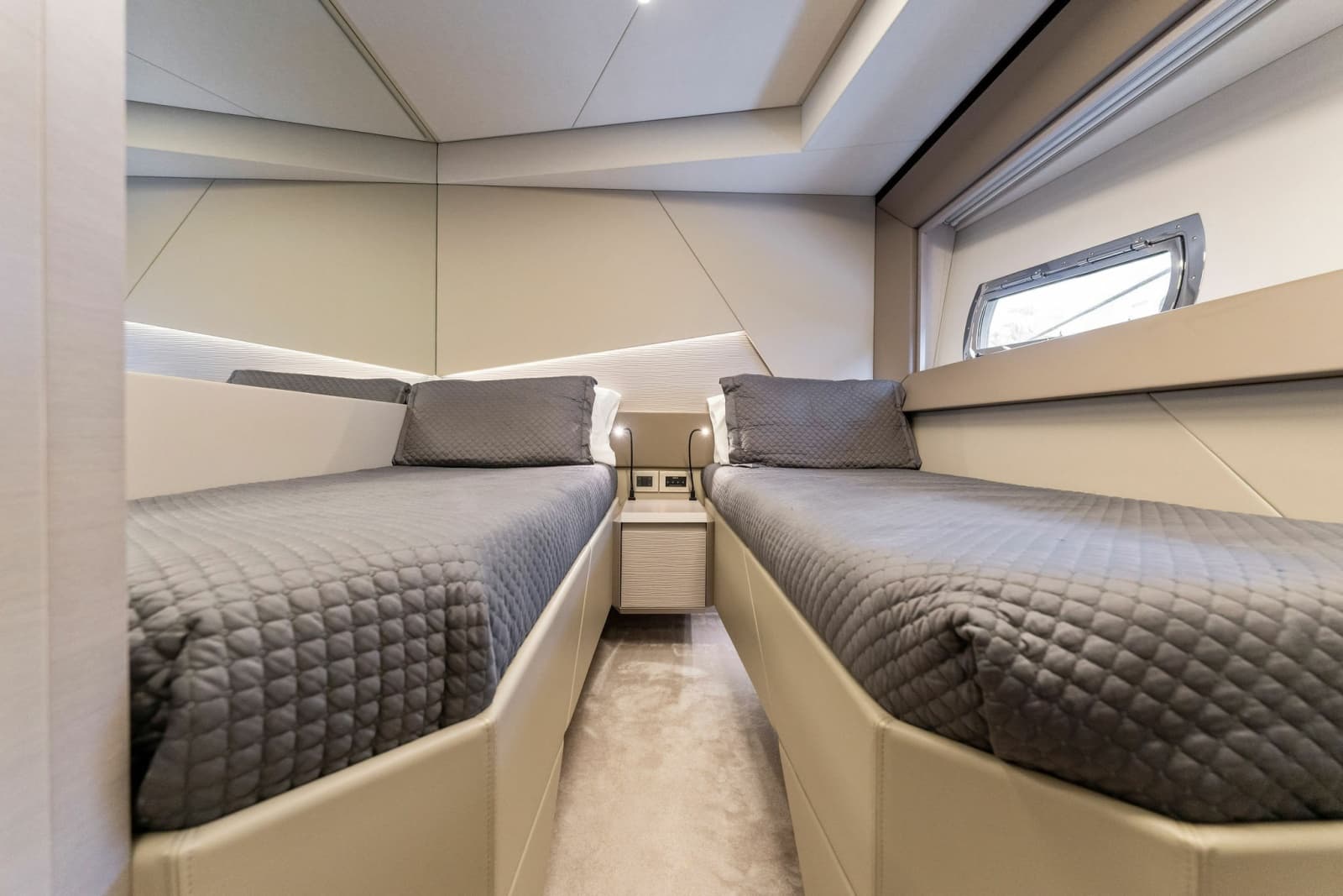 2022 Pershing 7X - Photo 55