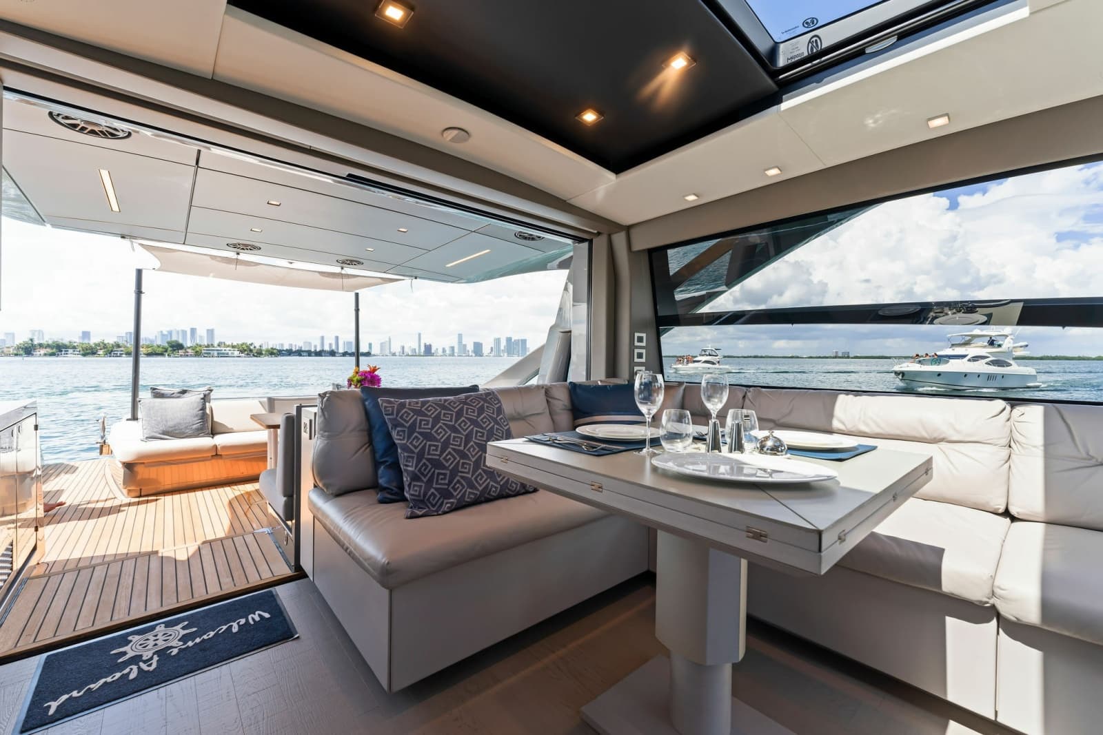 2022 Pershing 7X - Photo 24