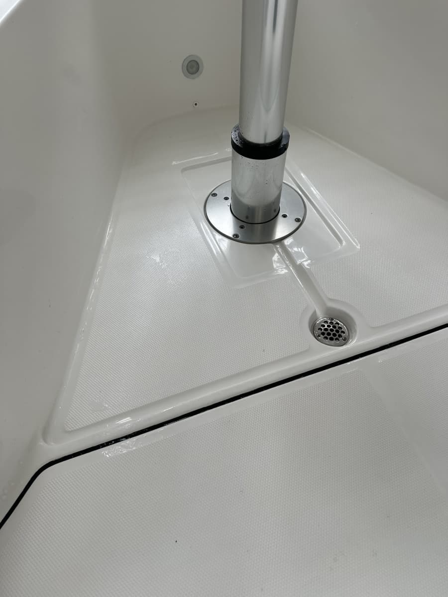 2018 Edgewater 370CC - Photo 12