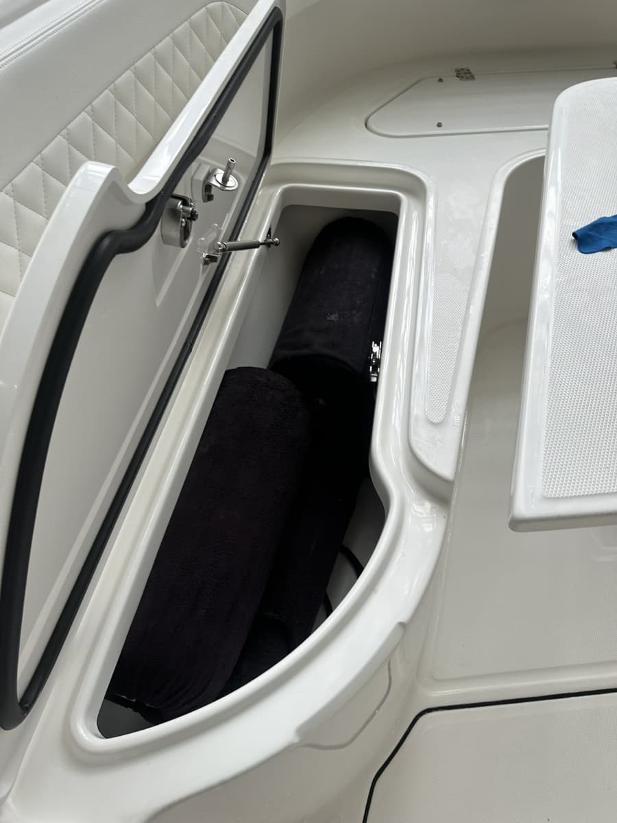 2018 Edgewater 370CC - Photo 13
