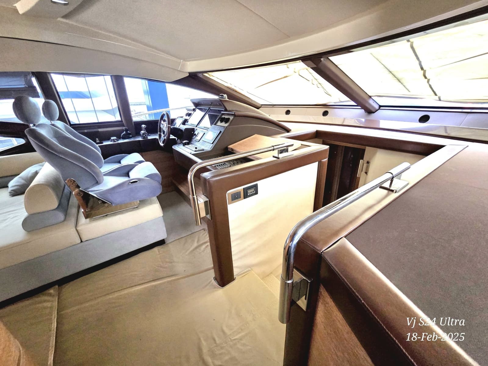 2011 Azimut 70 - Photo 28