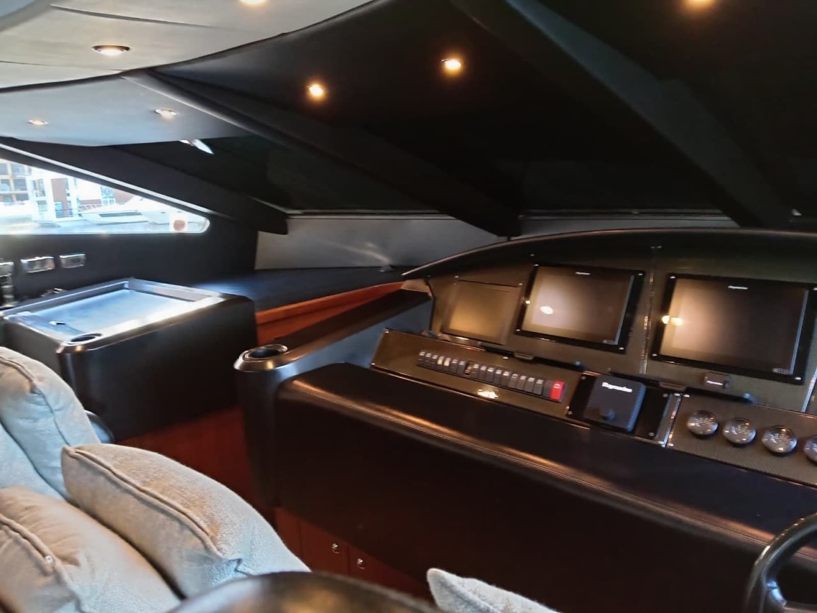 2006 Sunseeker Predator 82 - Photo 16