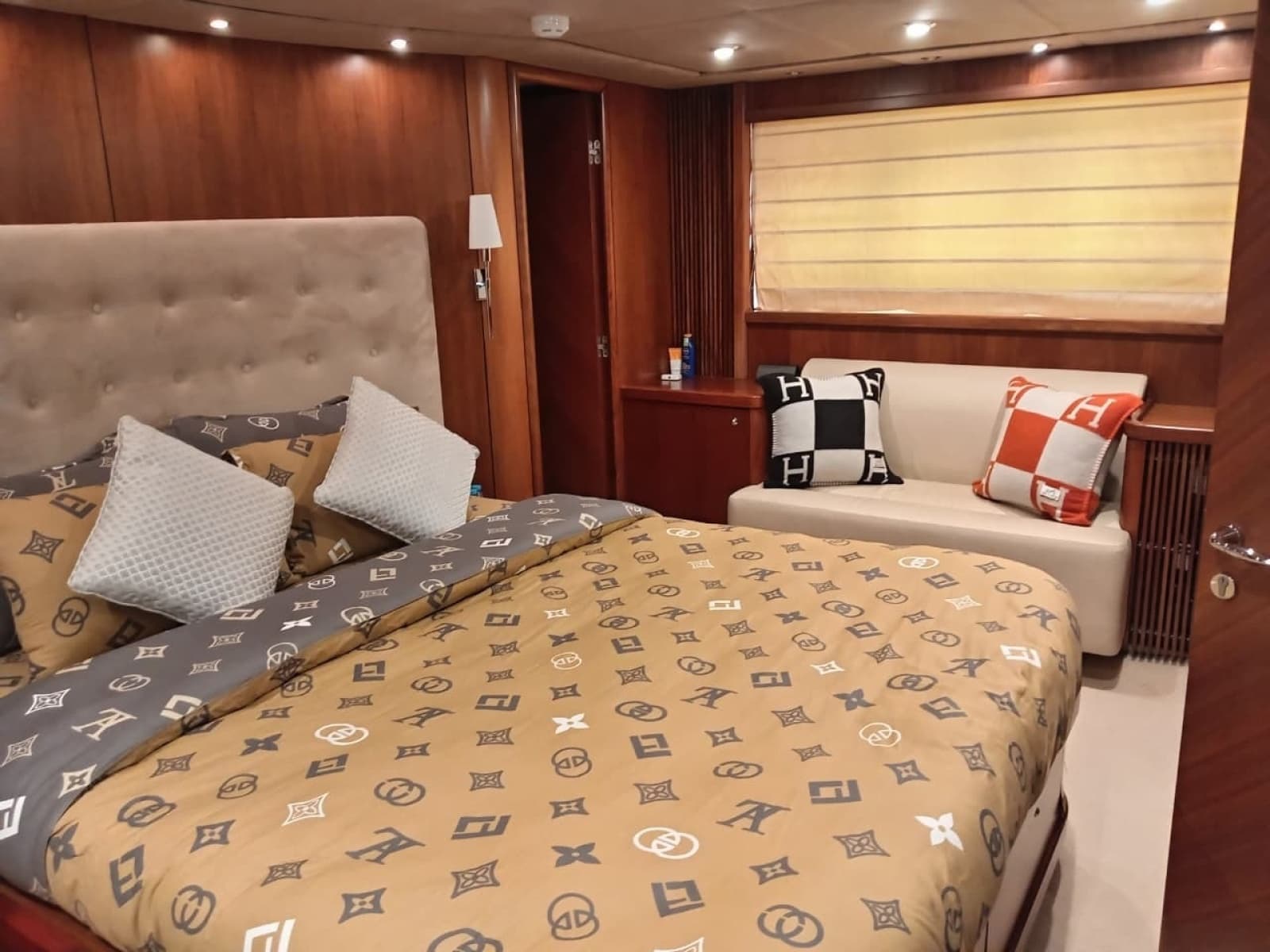 2006 Sunseeker Predator 82 - Photo 9
