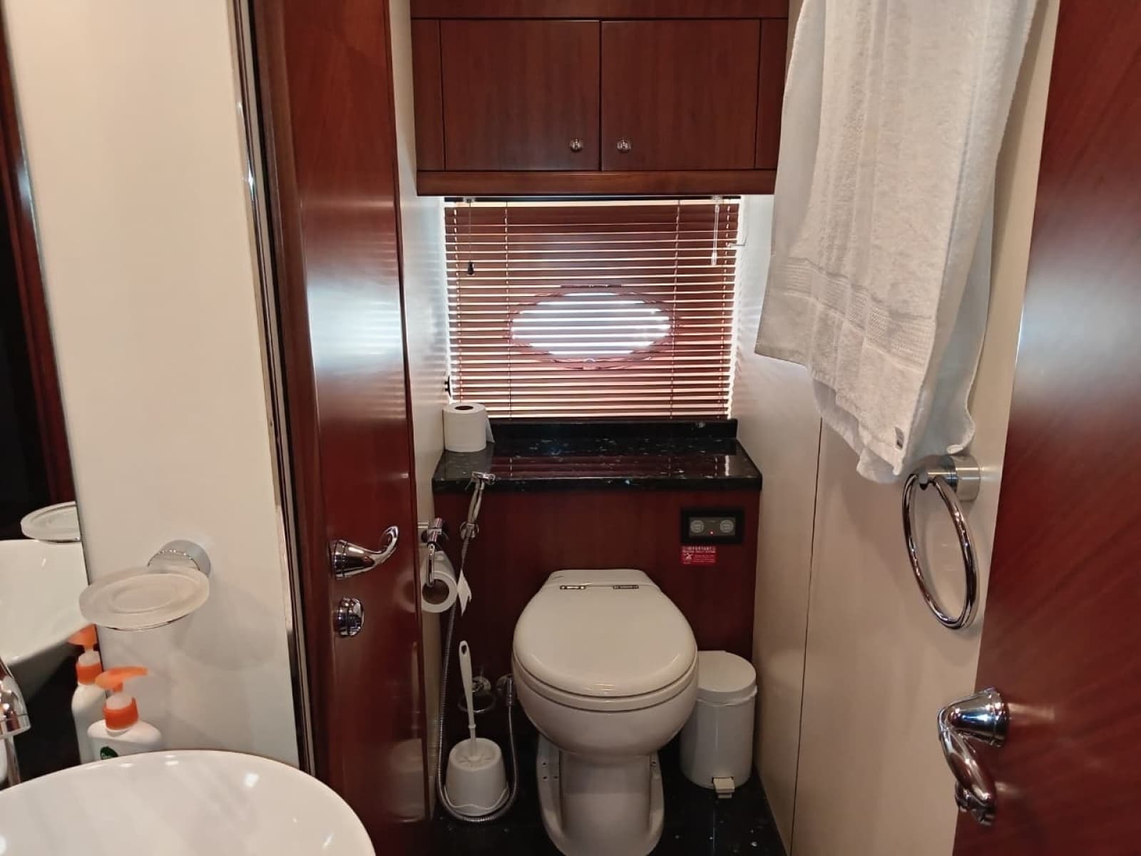 2006 Sunseeker Predator 82 - Photo 18