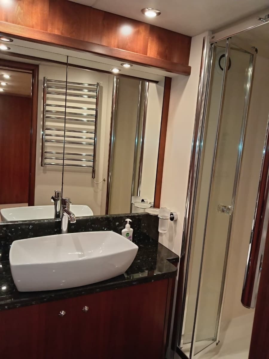 2006 Sunseeker Predator 82 - Photo 19