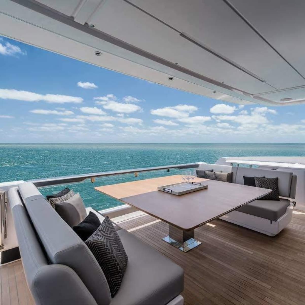 2025 Ferretti Yachts 860 - Photo 8