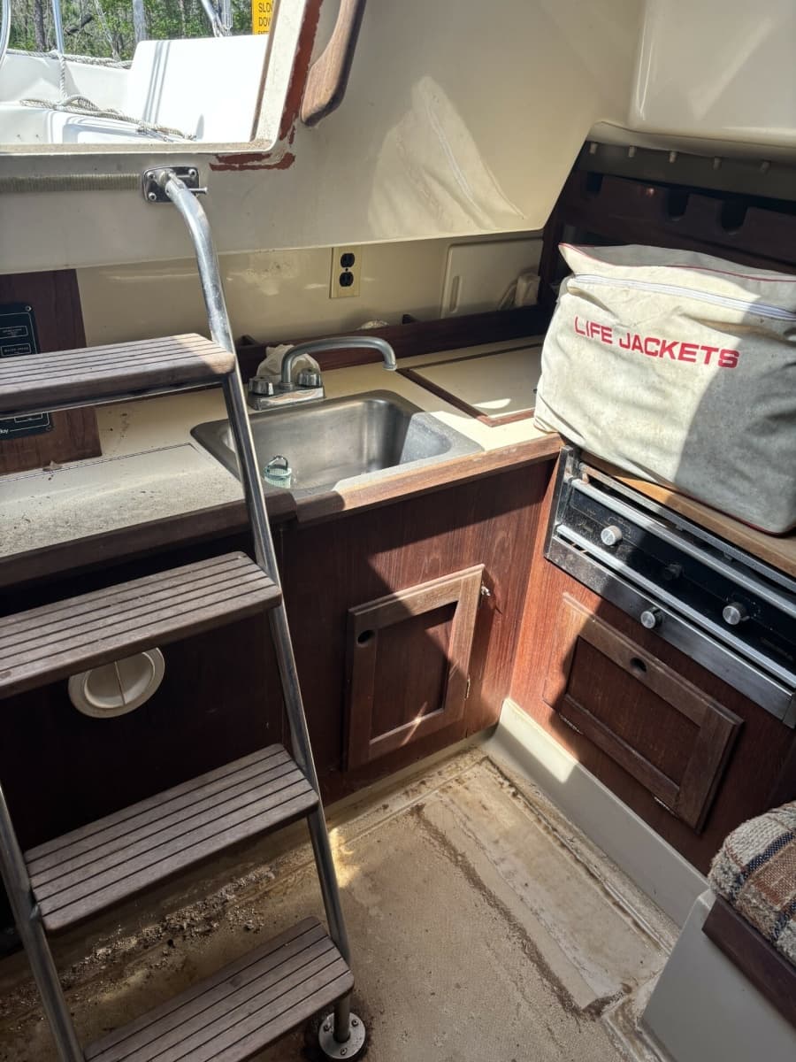 1982 O'Day 28 CB - Photo 15