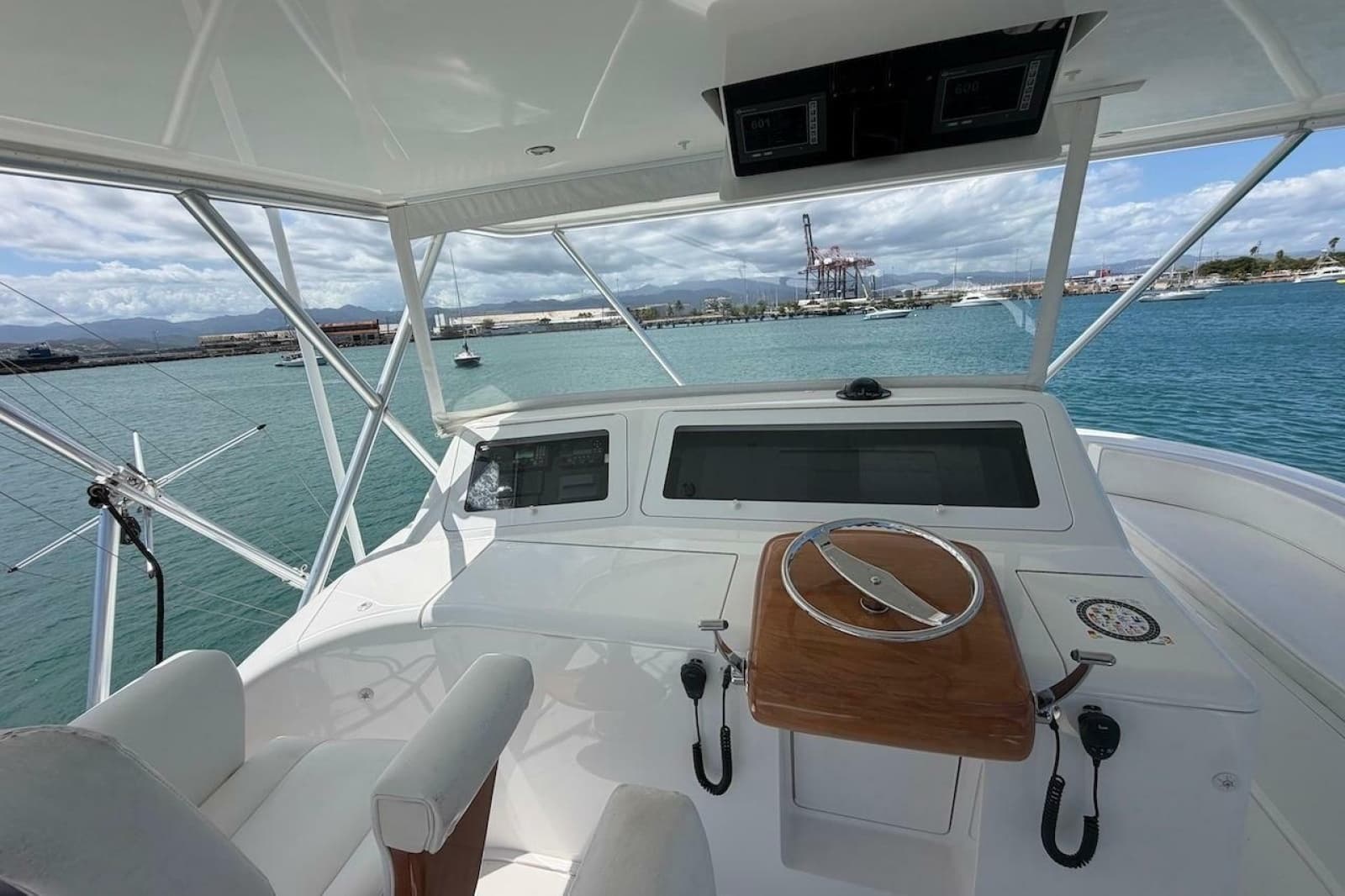 2012 Viking 50 Convertible - Photo 39