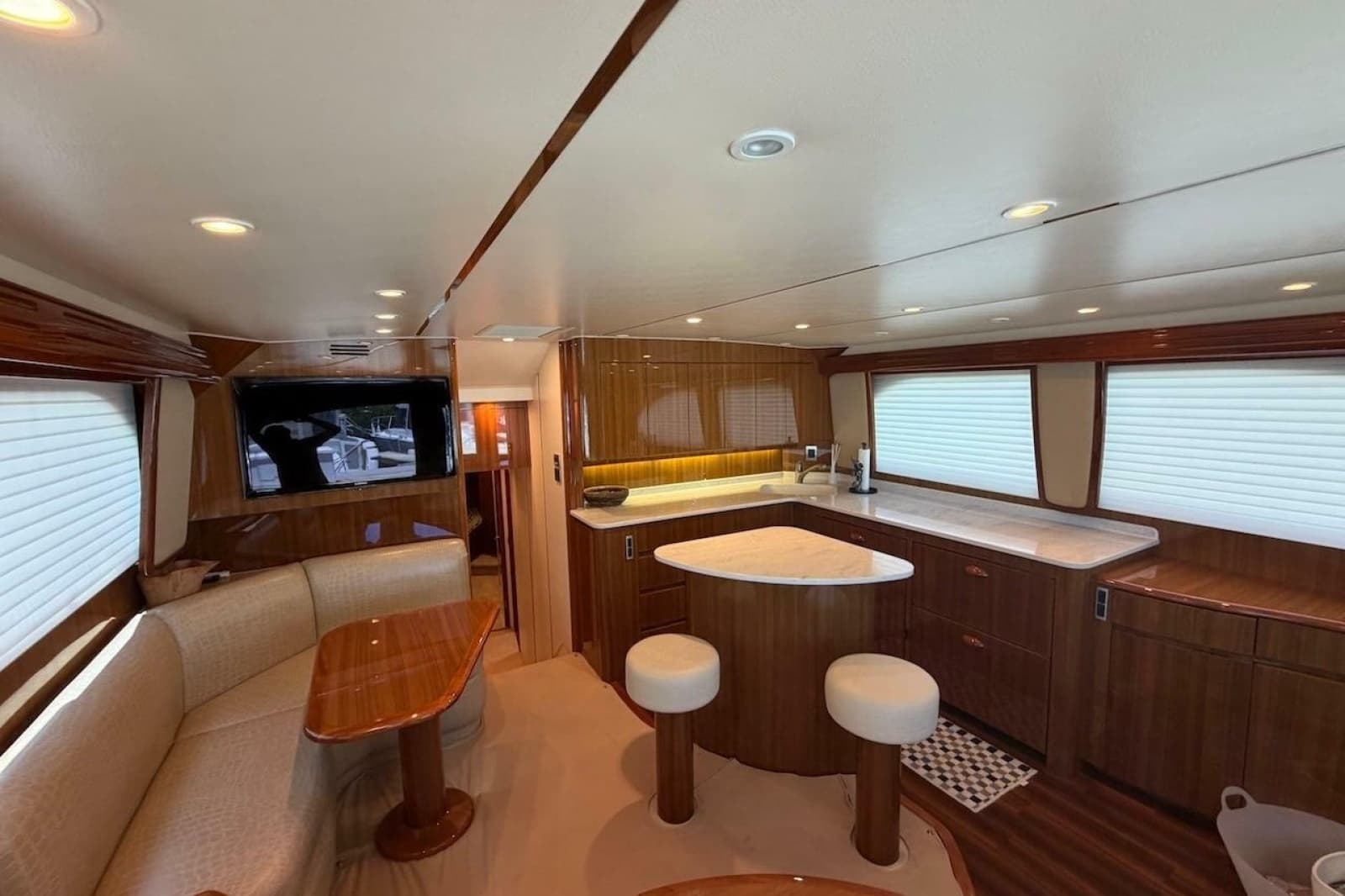 2012 Viking 50 Convertible - Photo 21