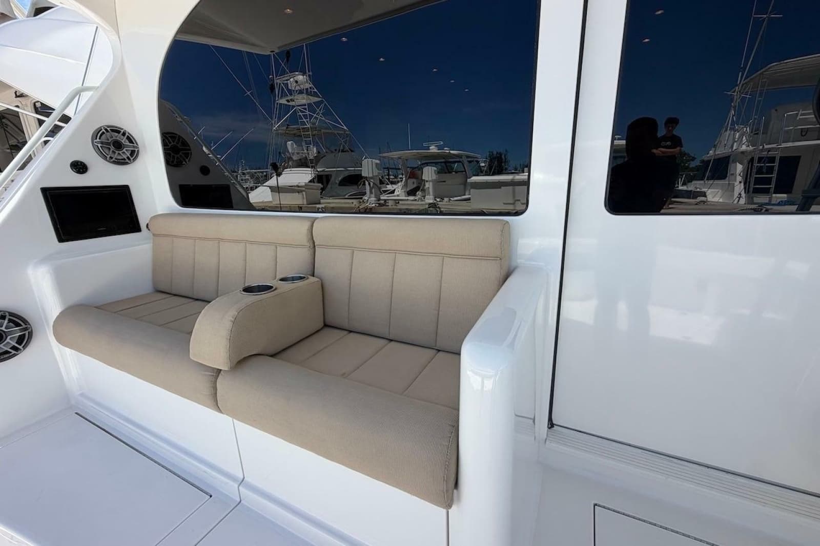 2012 Viking 50 Convertible - Photo 37