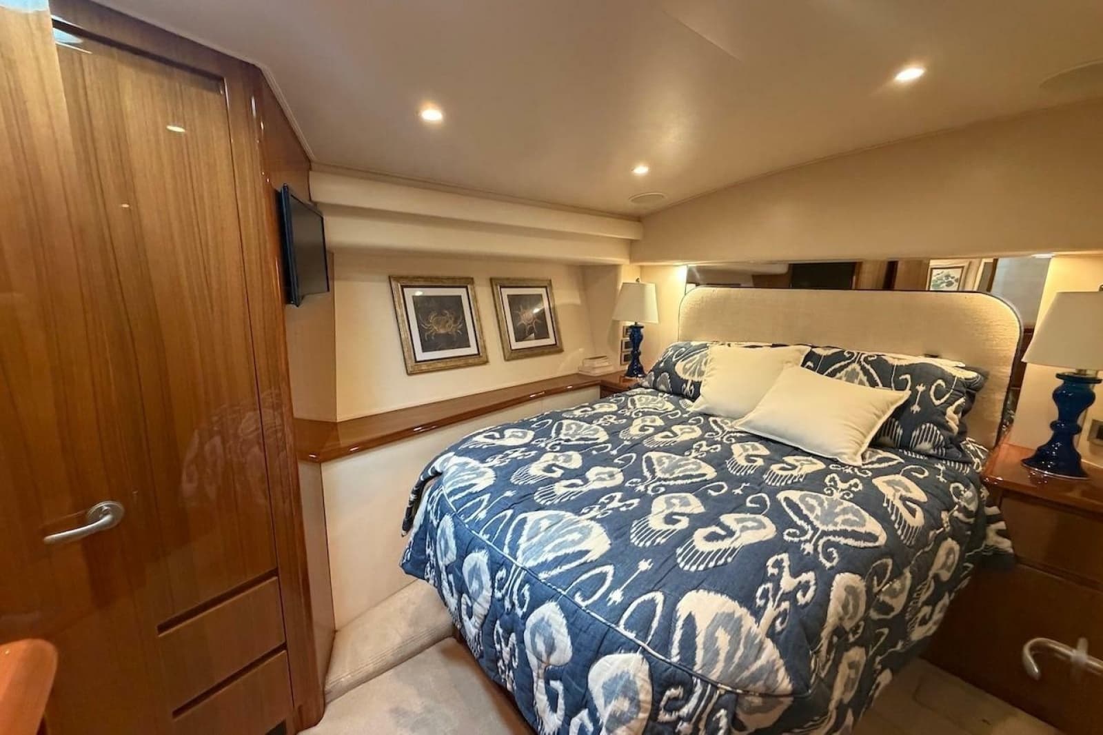 2012 Viking 50 Convertible - Photo 24