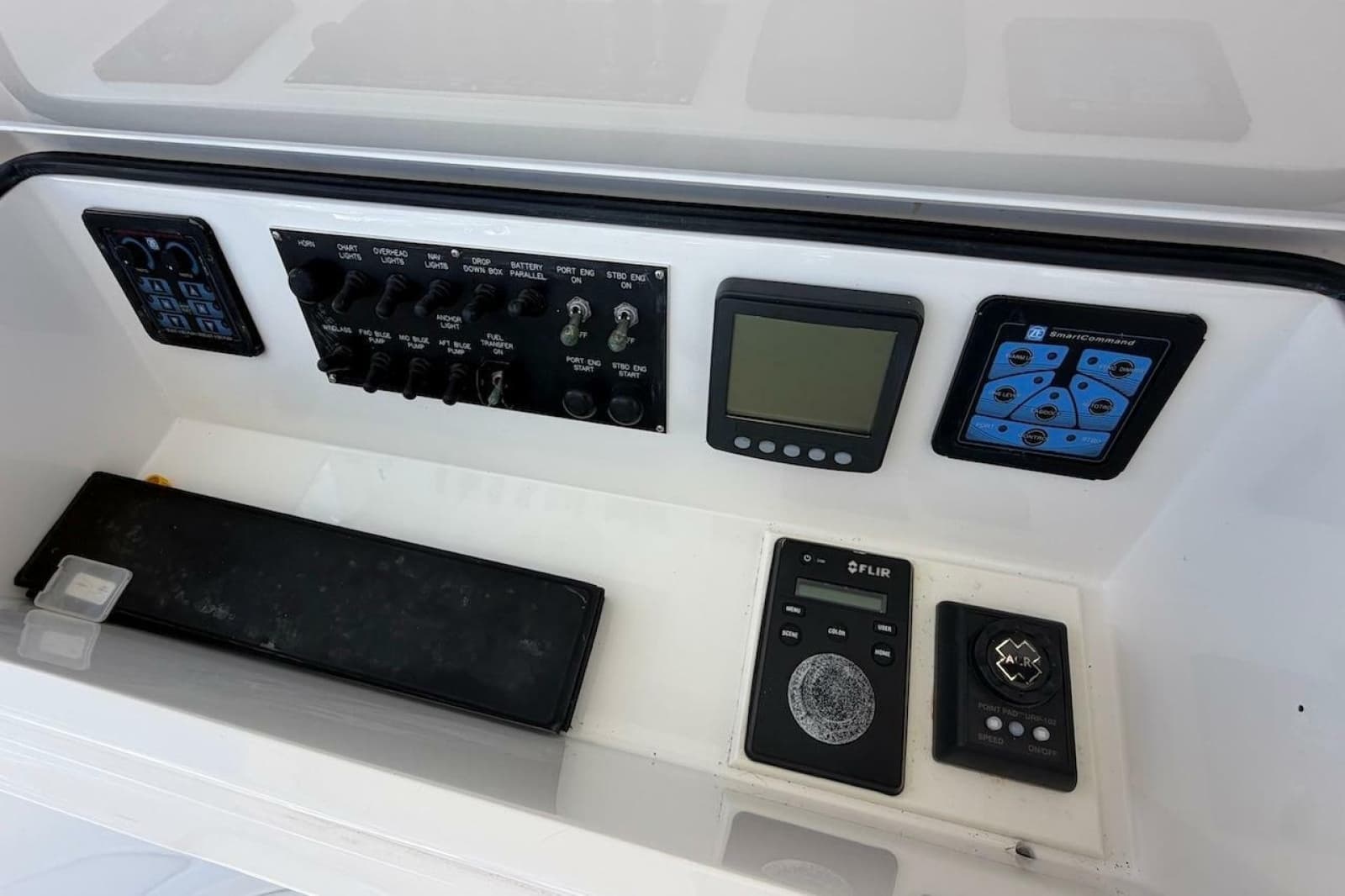 2012 Viking 50 Convertible - Photo 43