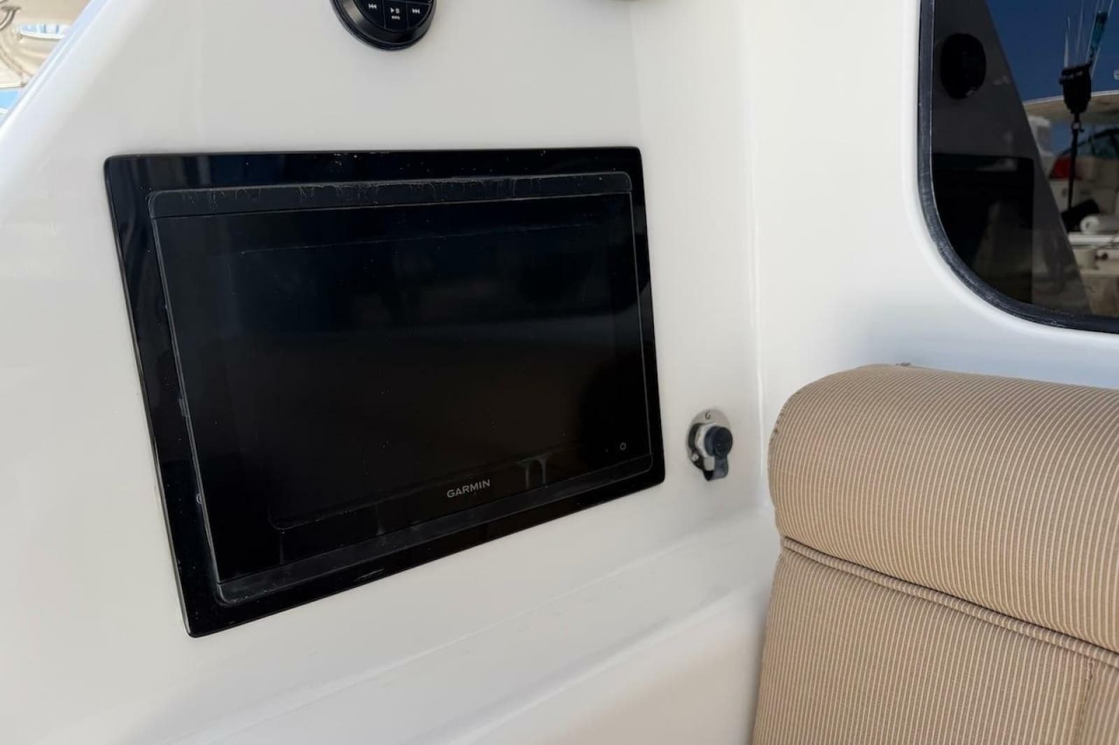 2012 Viking 50 Convertible - Photo 38