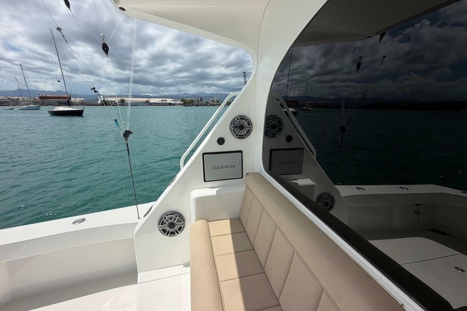2012 Viking 50 Convertible - Photo 19