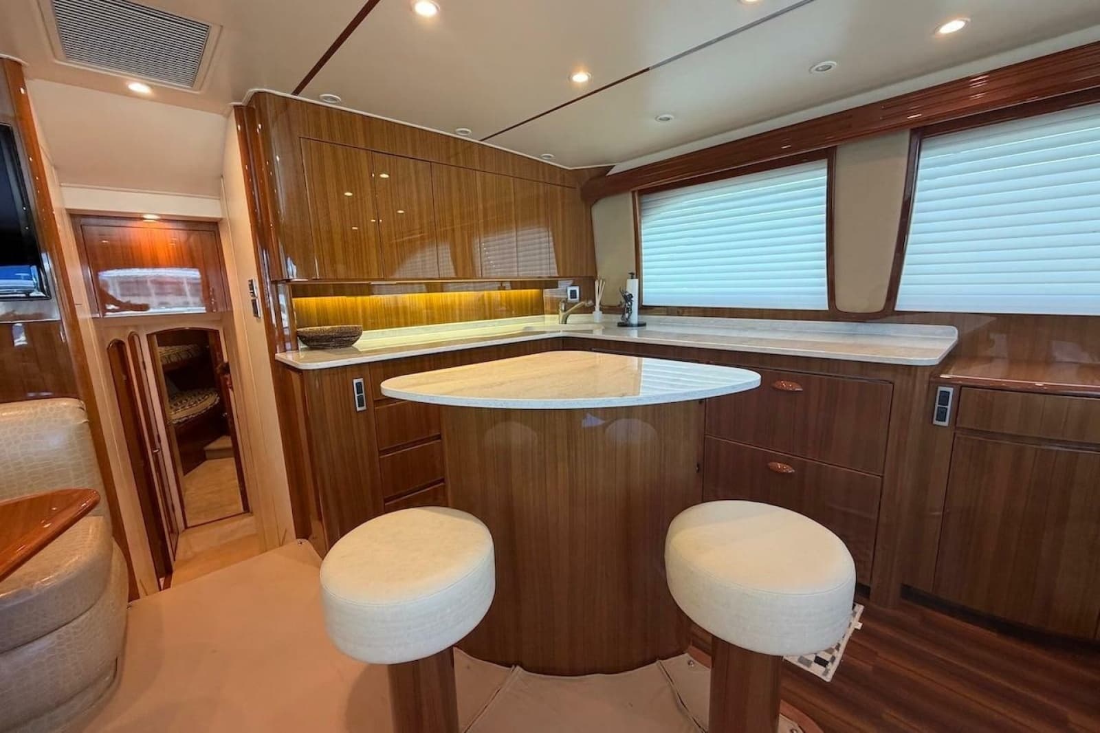 2012 Viking 50 Convertible - Photo 22
