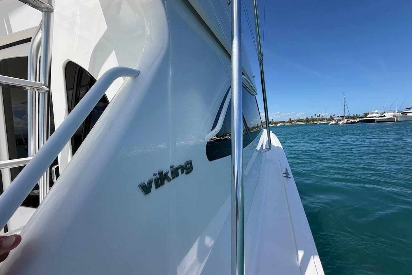 2012 Viking 50 Convertible - Photo 18