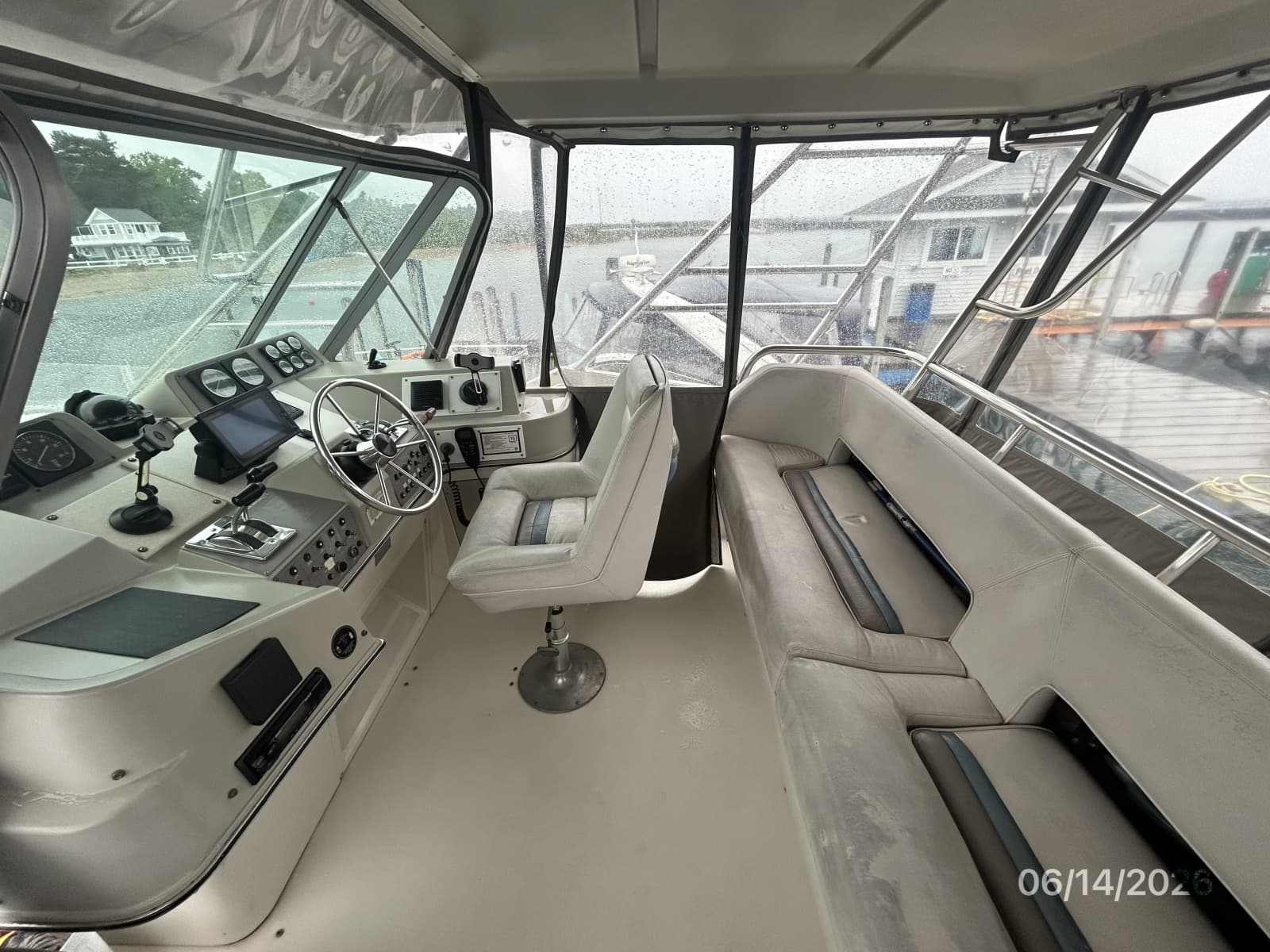 1989 Cruisers Yachts 4280 - Photo 24
