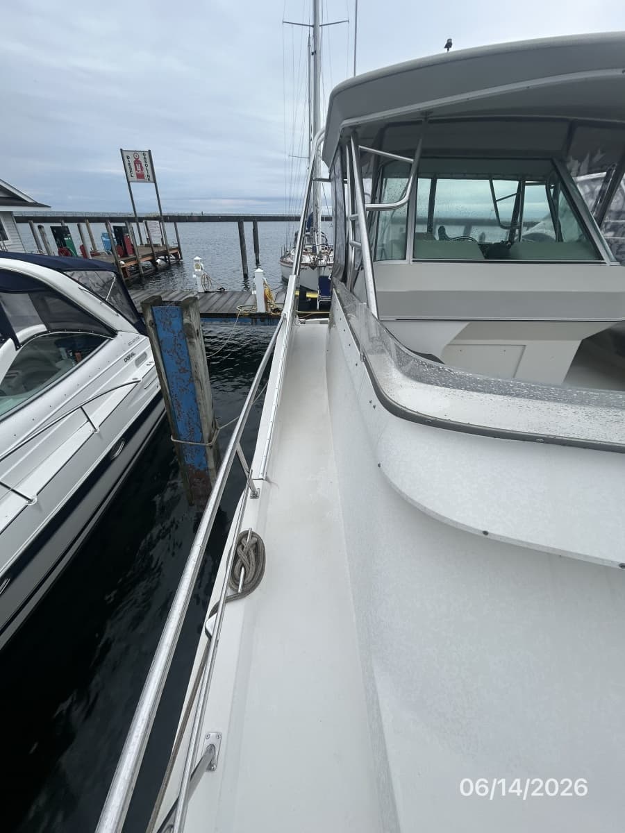 1989 Cruisers Yachts 4280 - Photo 19