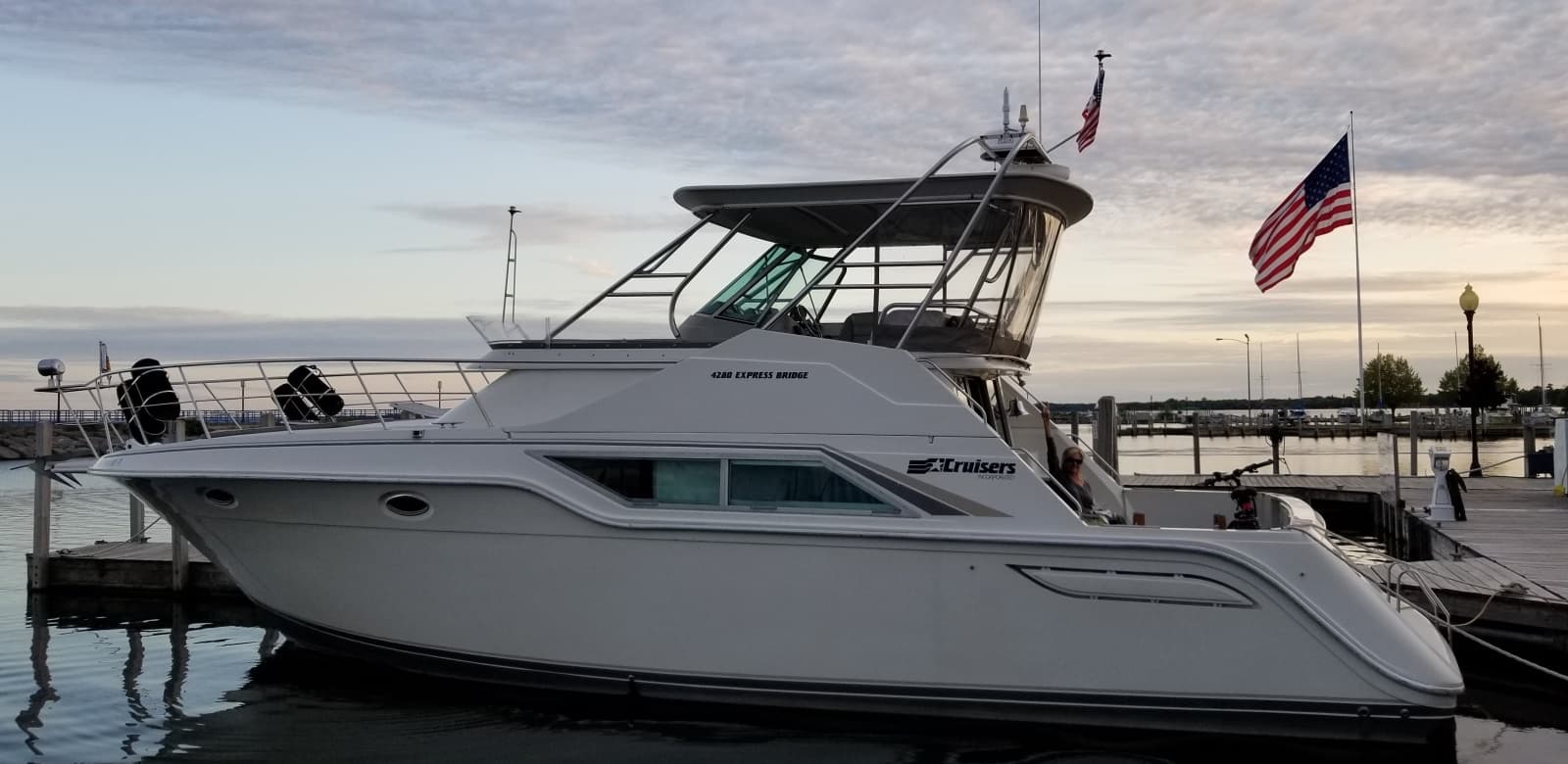 1989 Cruisers Yachts 4280 - Photo 3