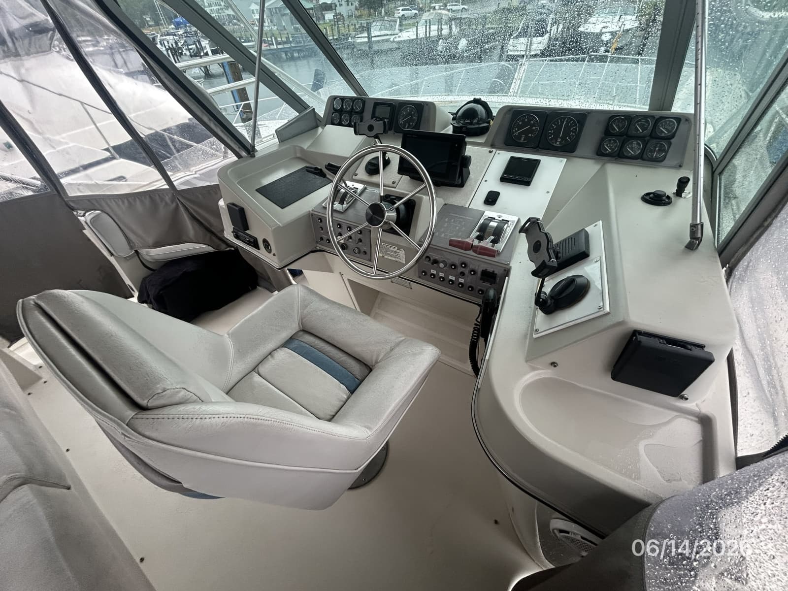 1989 Cruisers Yachts 4280 - Photo 22