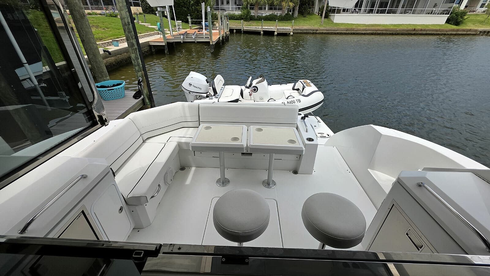 2018 Cruisers Yachts Cantius 45 - Photo 15