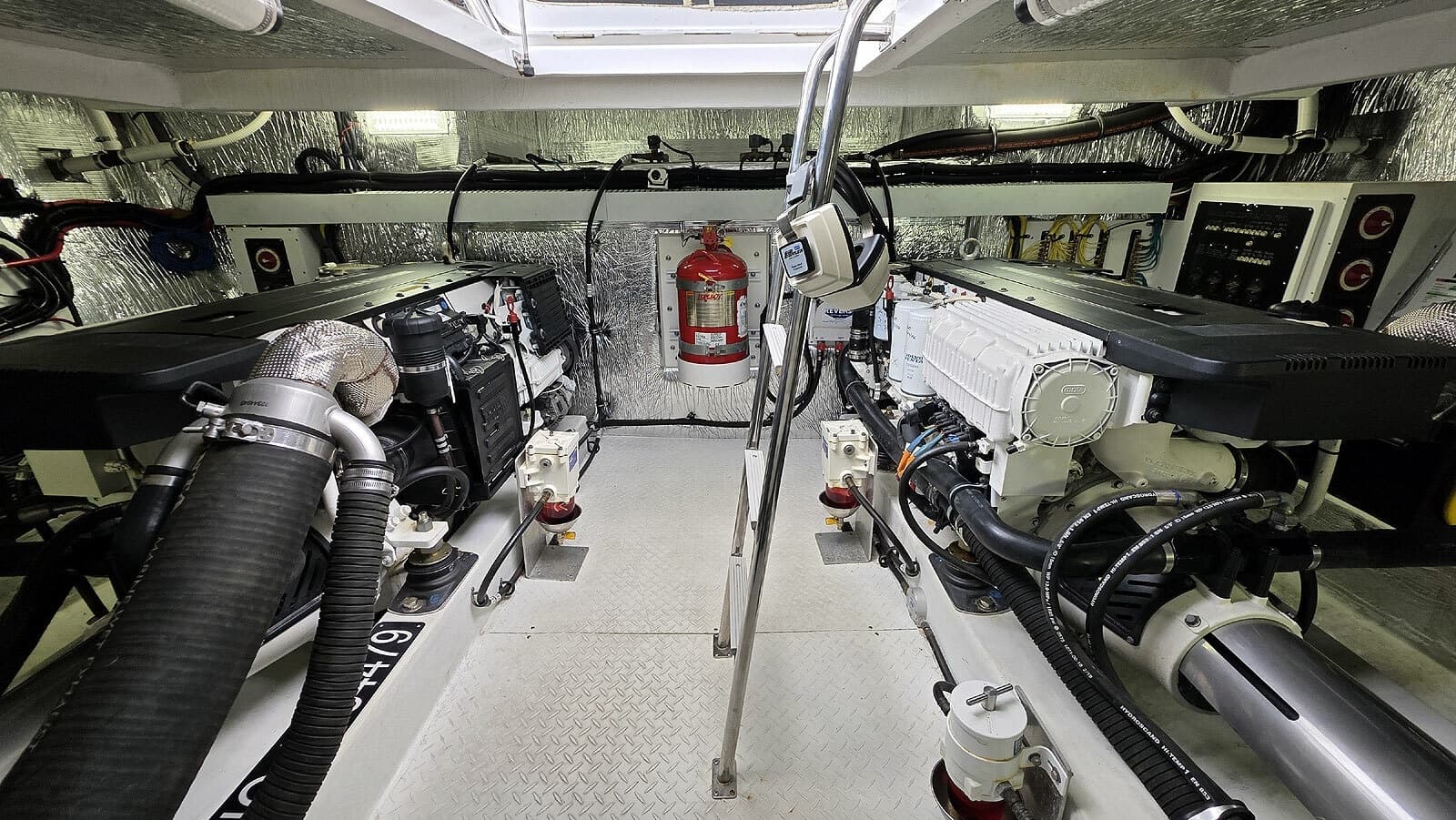 2018 Cruisers Yachts Cantius 45 - Photo 39