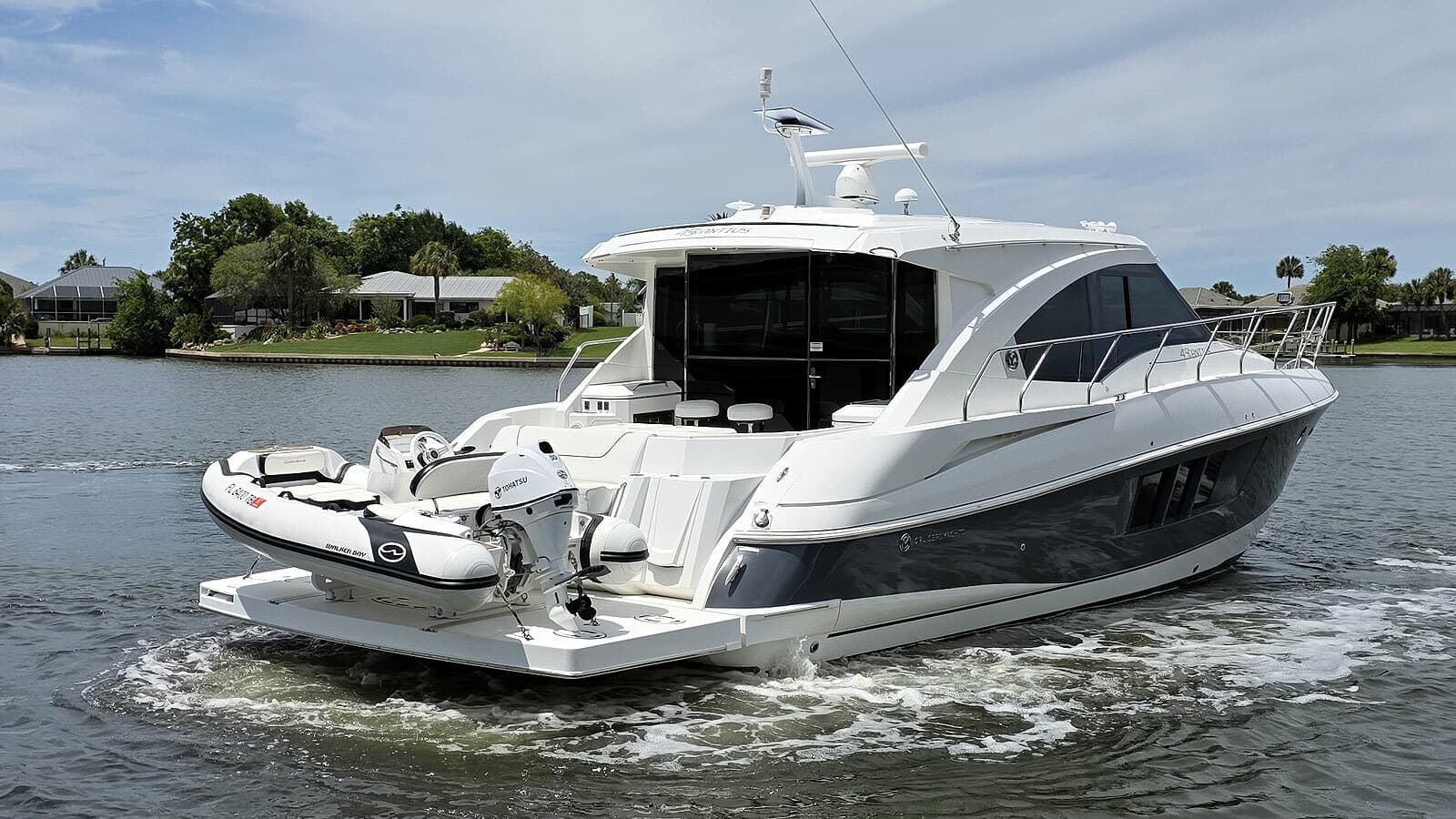 2018 Cruisers Yachts Cantius 45 - Photo 2