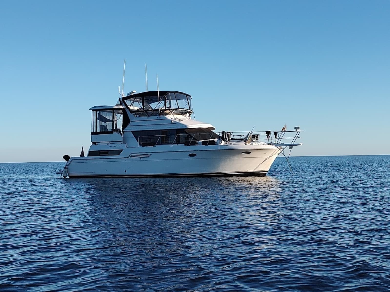 1996 Carver 430 - Photo 1