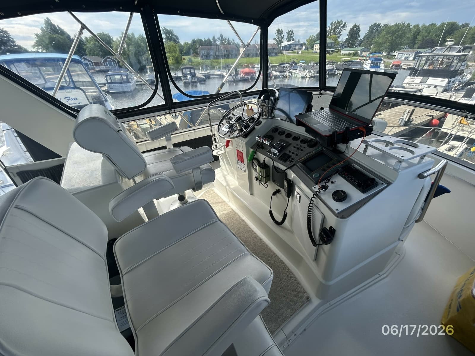 1996 Carver 430 - Photo 21