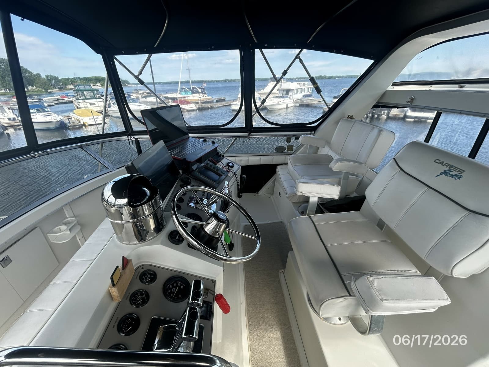 1996 Carver 430 - Photo 20