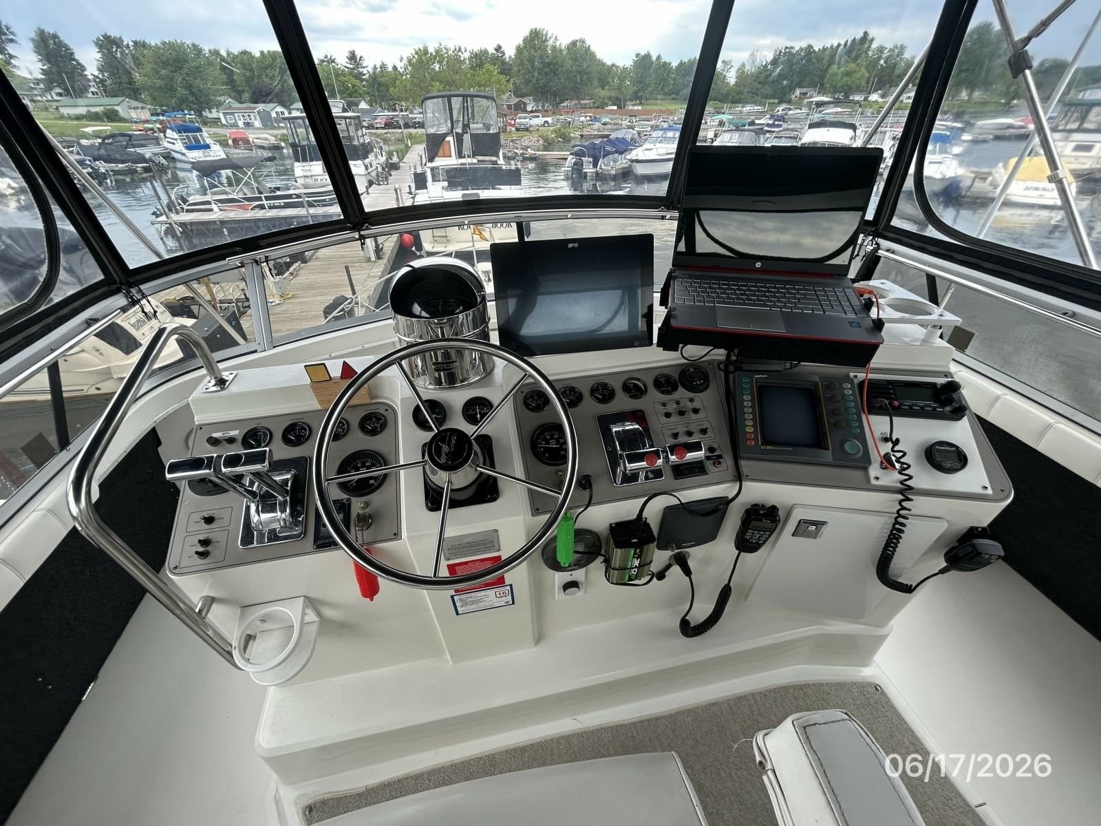 1996 Carver 430 - Photo 23