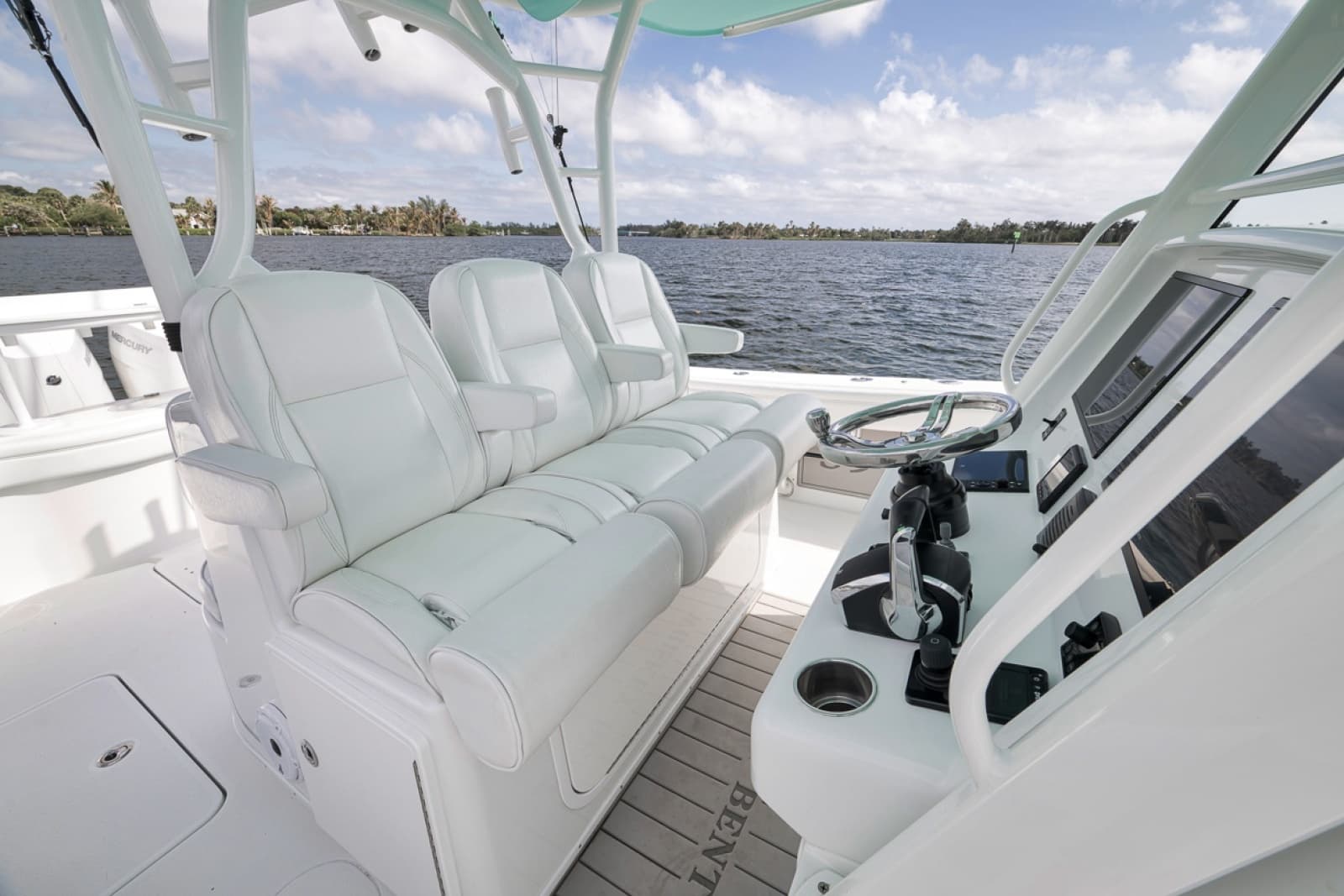 2017 Yellowfin 39 Offshore - Photo 14