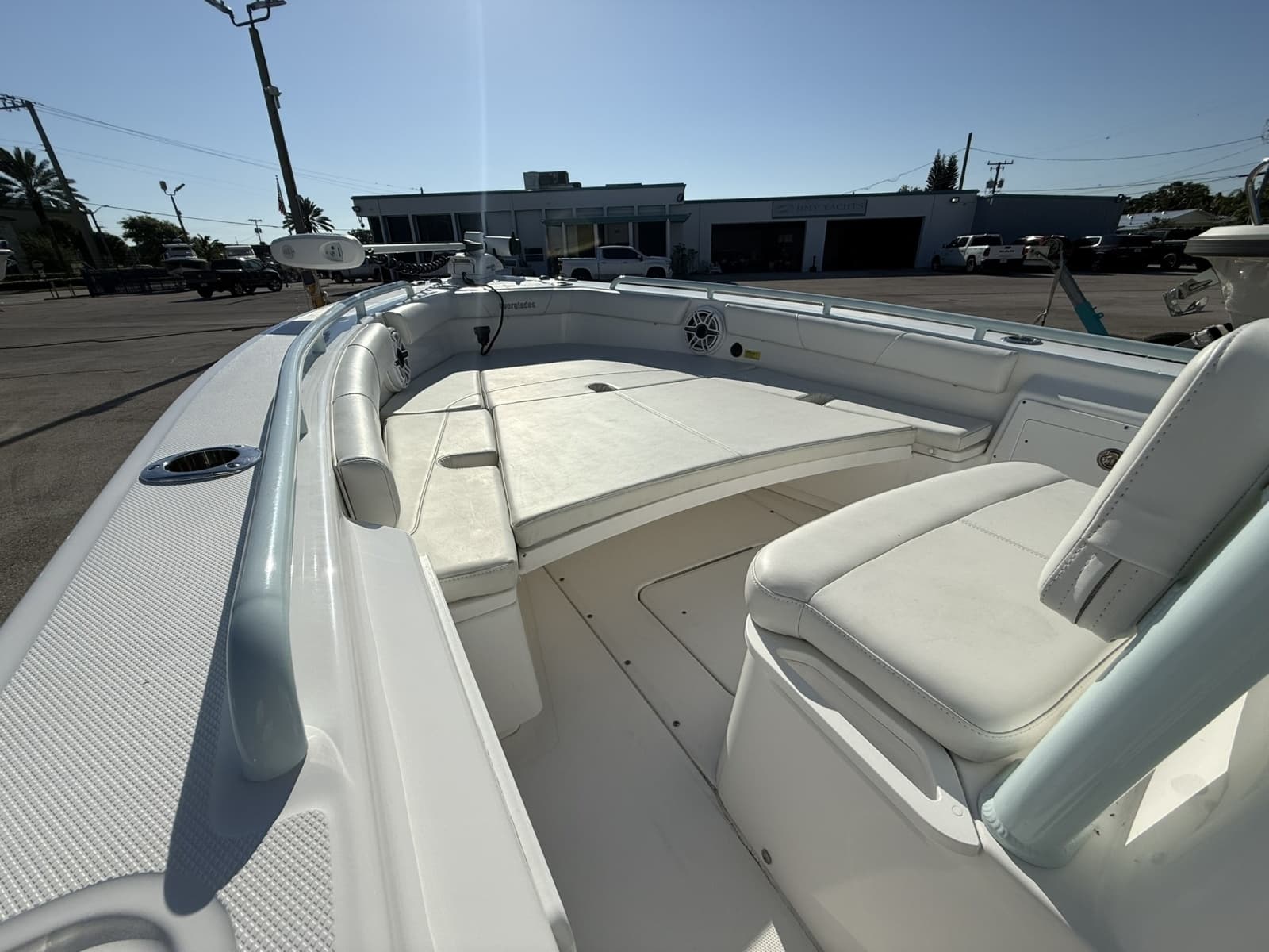 2021 Everglades 243 CC - Photo 2