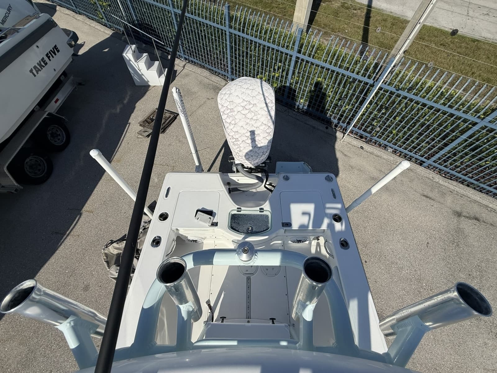 2021 Everglades 243 CC - Photo 15