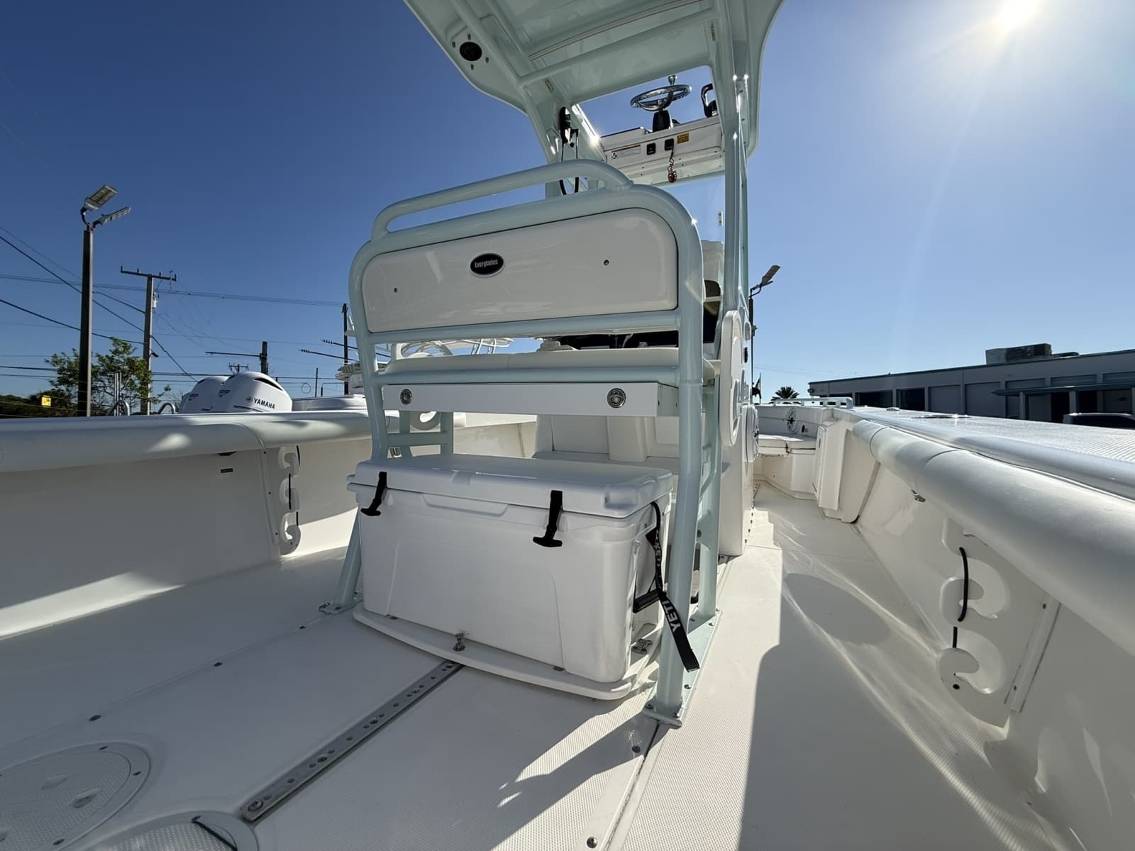 2021 Everglades 243 CC - Photo 17