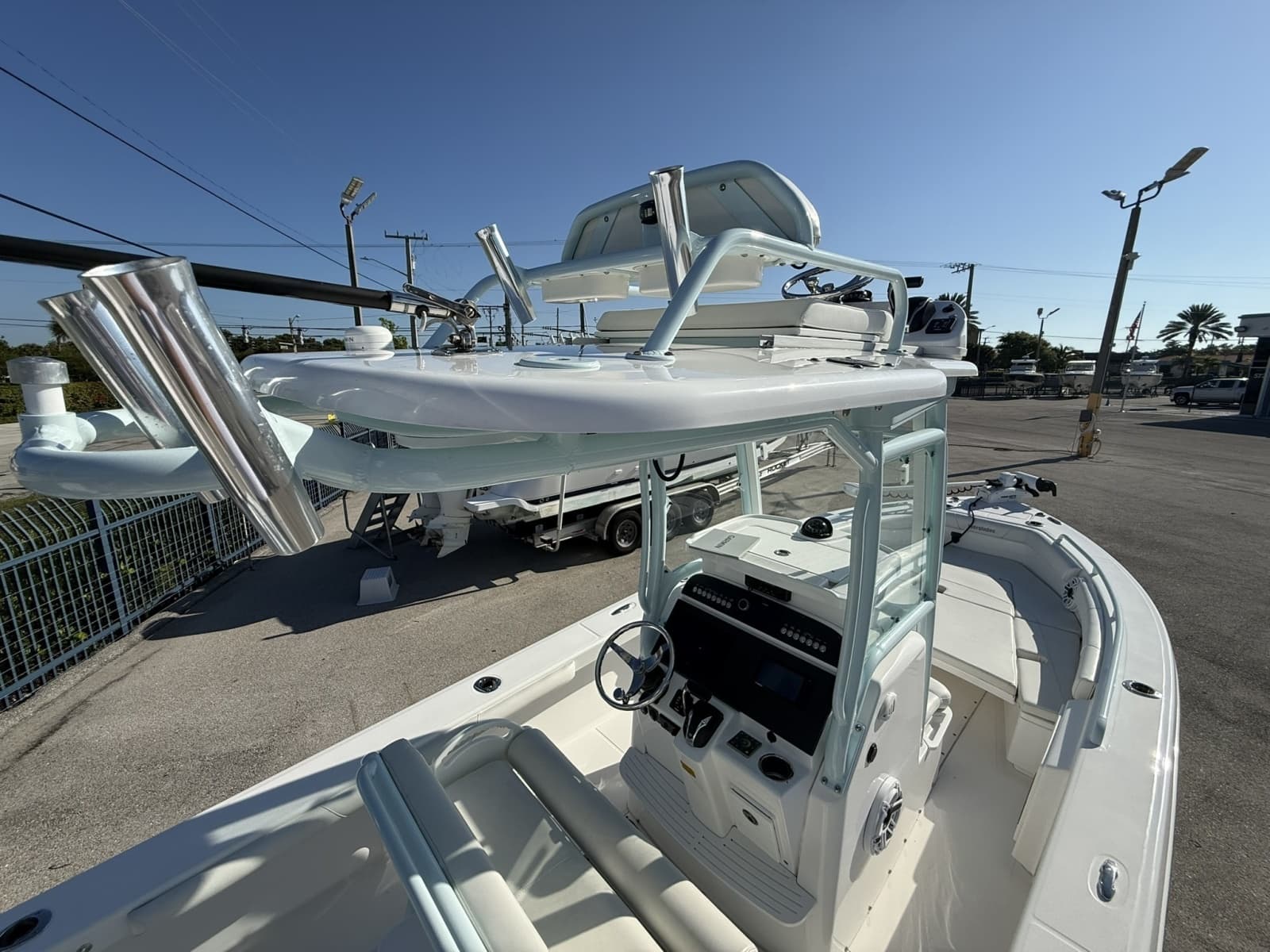 2021 Everglades 243 CC - Photo 13