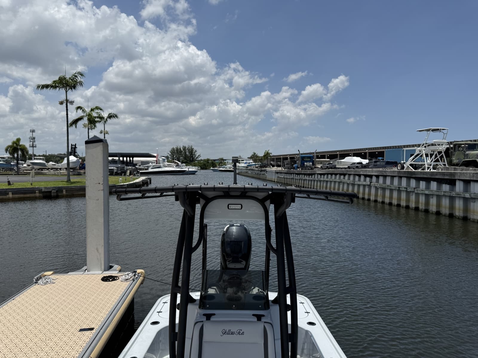 2017 Yellowfin 24 Bay CE - Photo 3