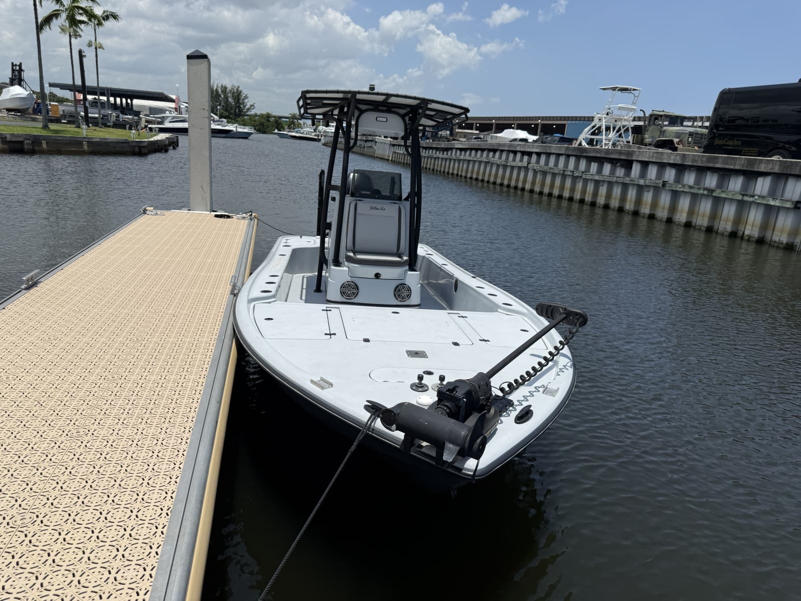 2017 Yellowfin 24 Bay CE - Photo 1