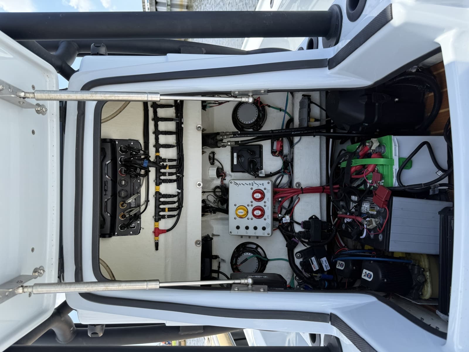2017 Yellowfin 24 Bay CE - Photo 18