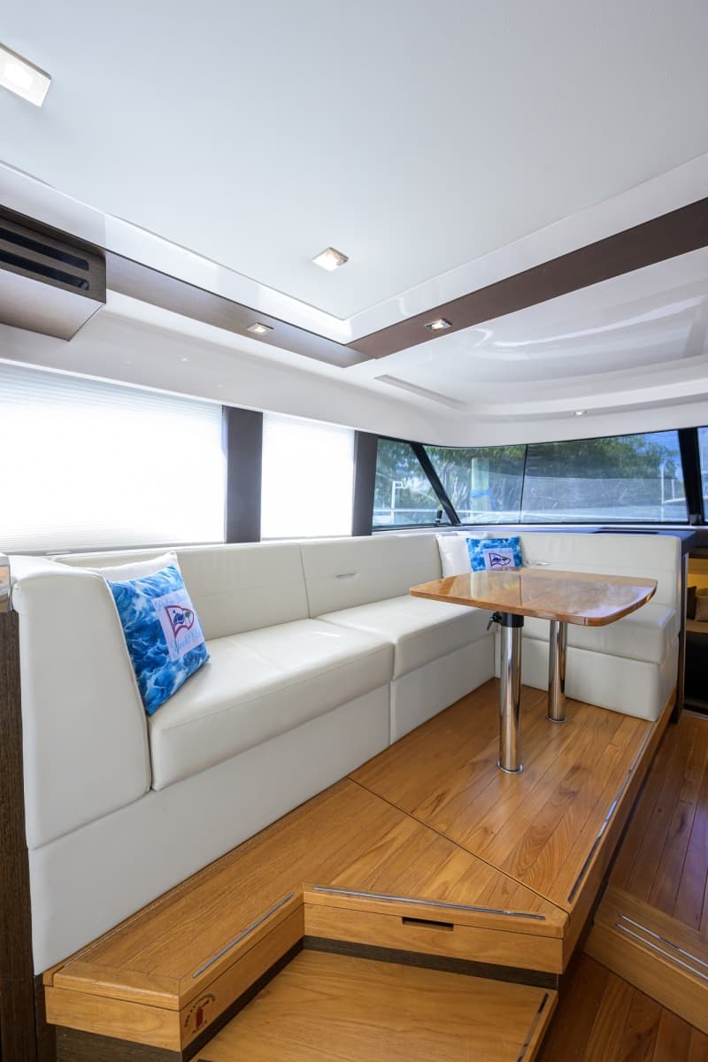 2017 Tiara Yachts 44 Flybridge - Photo 13