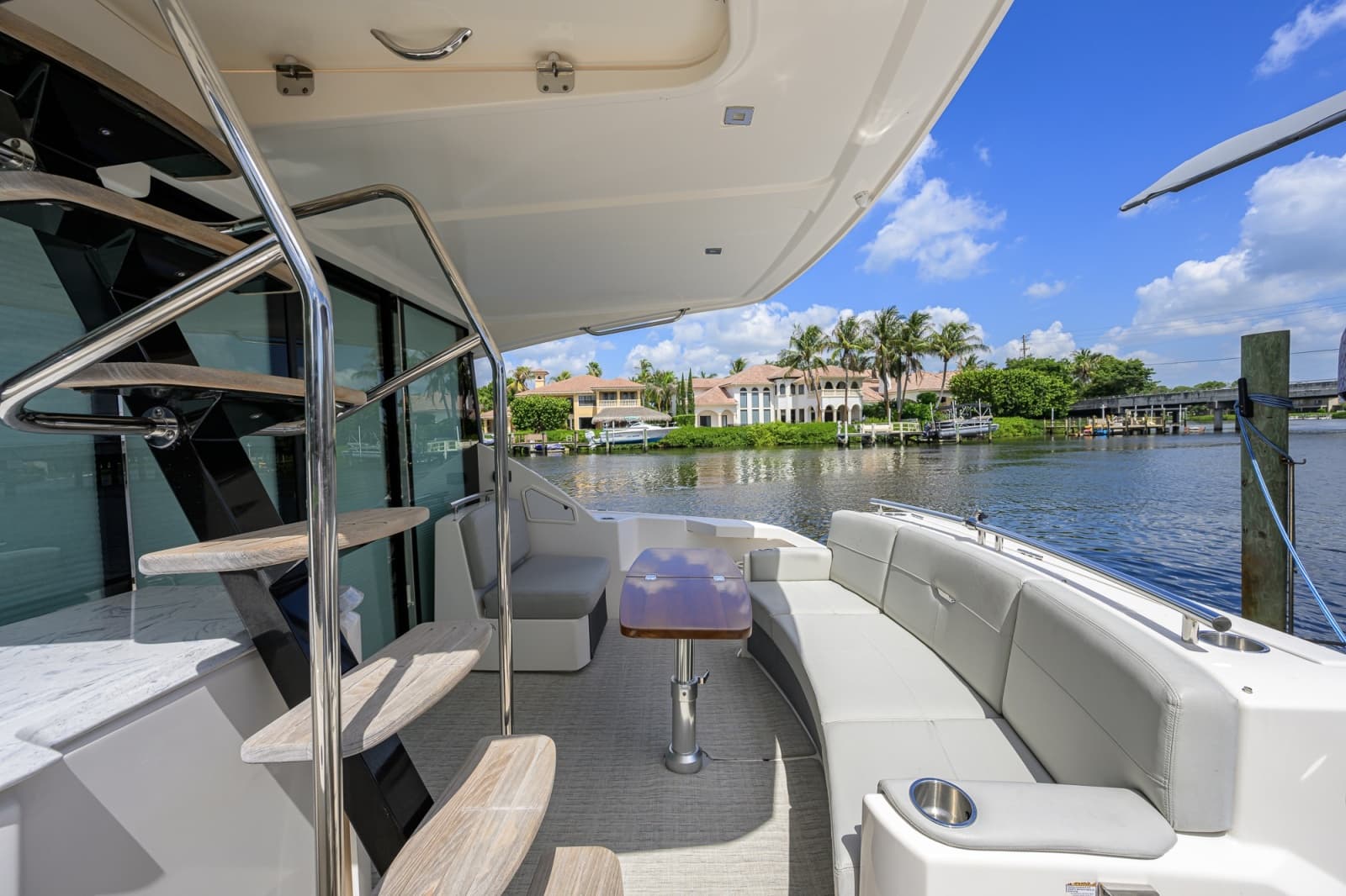 2017 Tiara Yachts 44 Flybridge - Photo 6