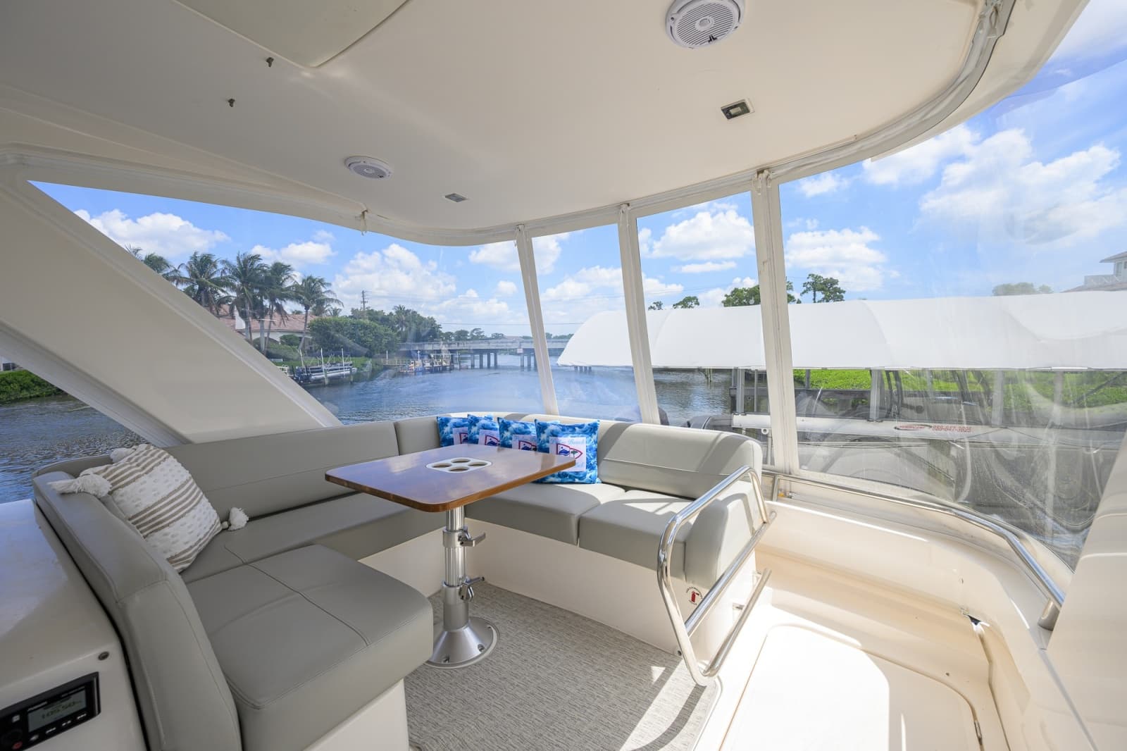 2017 Tiara Yachts 44 Flybridge - Photo 35
