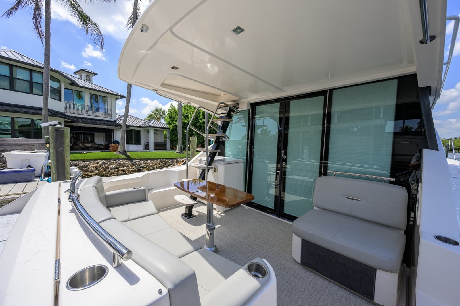 2017 Tiara Yachts 44 Flybridge - Photo 5