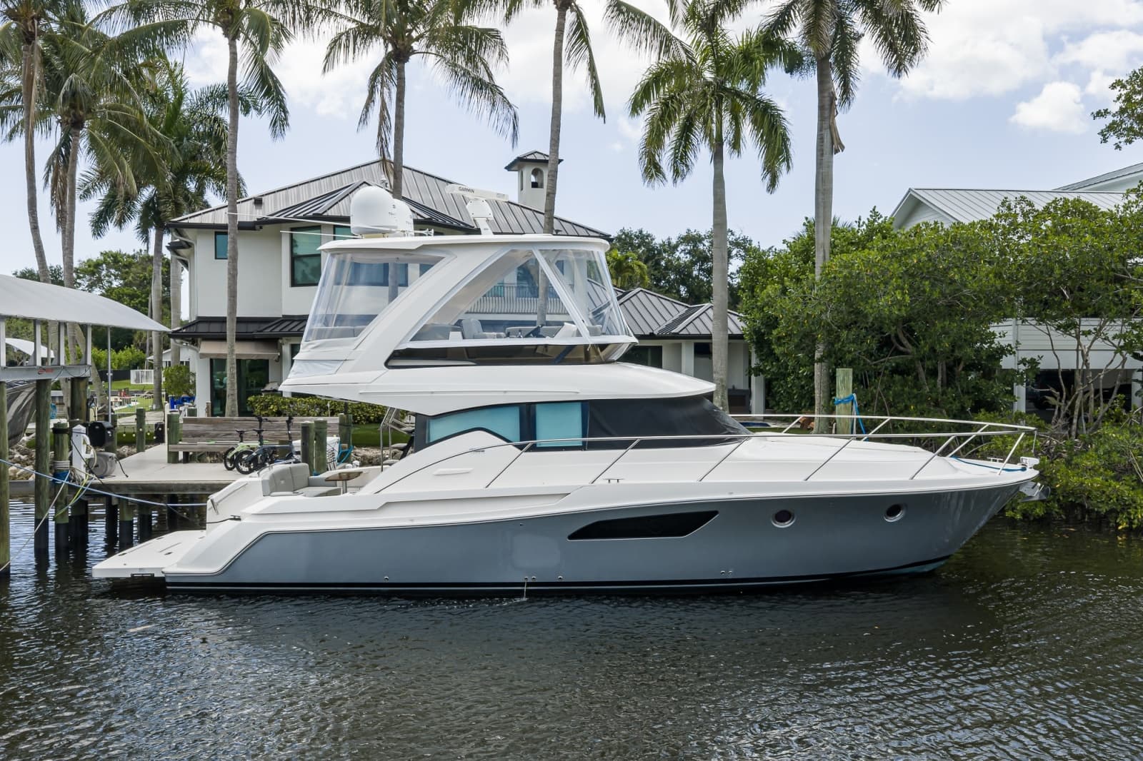 2017 Tiara Yachts 44 Flybridge - Photo 52